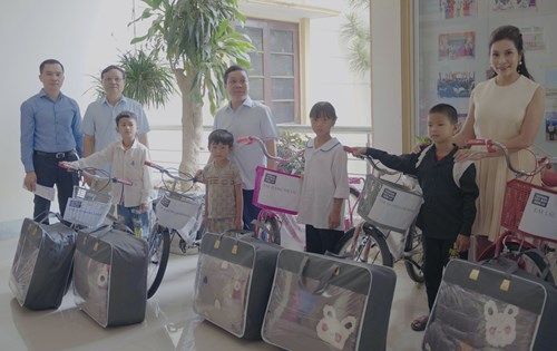 Quỹ Toyota trao tặng học bổng Vòng tay nhân ái tại Điện Biên